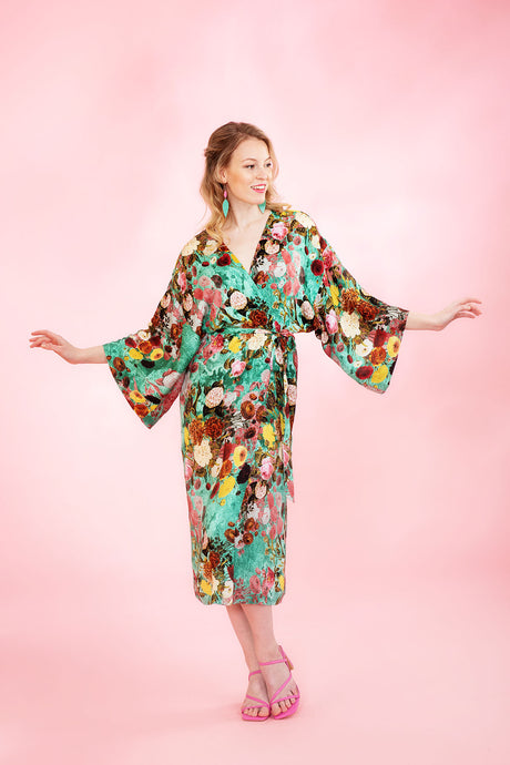 ENNAKKOMYYNTI: Rakkaudella Kimono, Romanssi
